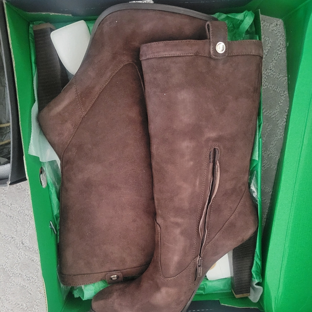 Ladies boots